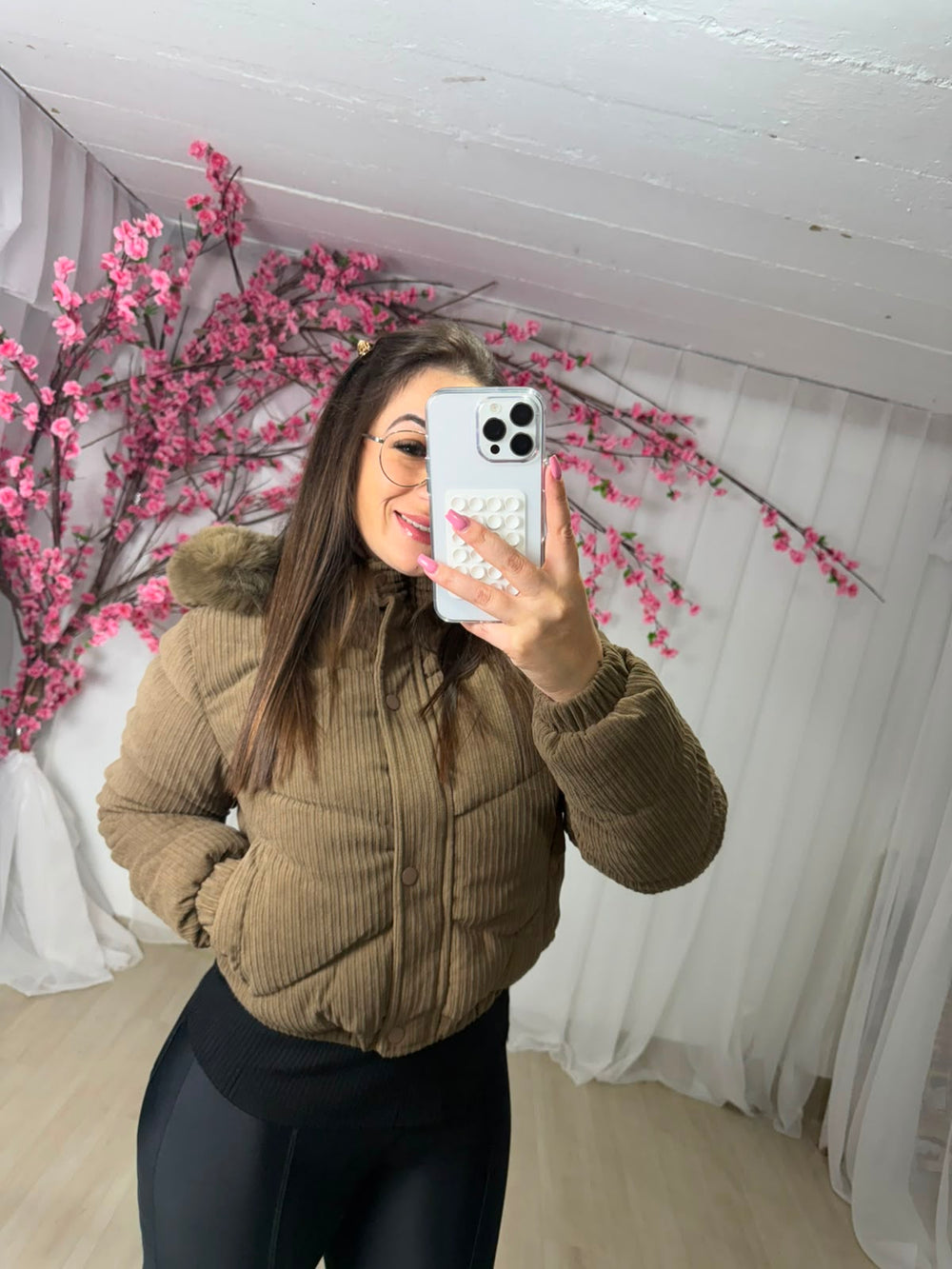 Jaqueta Puffer Cotelê com Capuz e Pelo